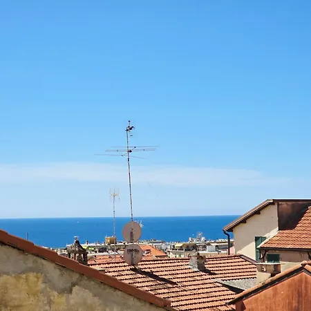 Дом отдыха Homeholidaysanremo & *